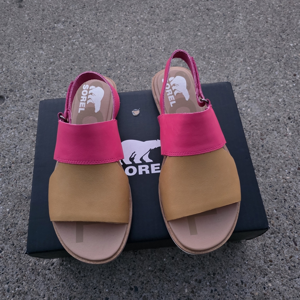 Sorel Women's Pink and Tan Size 7  Sandals - Picture 3 of 12